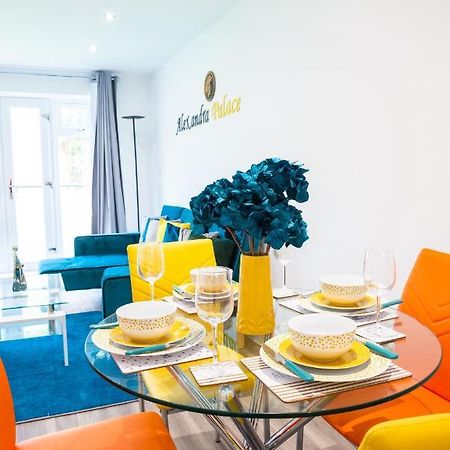 The 'Pinky' - Beautiful 1 Bed Apartment In Hatfield - Free Parking - Near Uni & Business Park - Big Savings On Long Stays Dış mekan fotoğraf