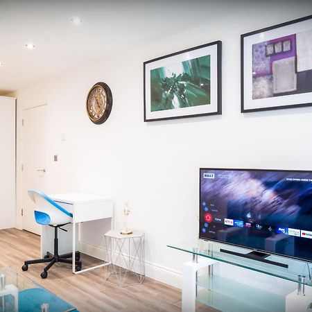 The 'Pinky' - Beautiful 1 Bed Apartment In Hatfield - Free Parking - Near Uni & Business Park - Big Savings On Long Stays Dış mekan fotoğraf