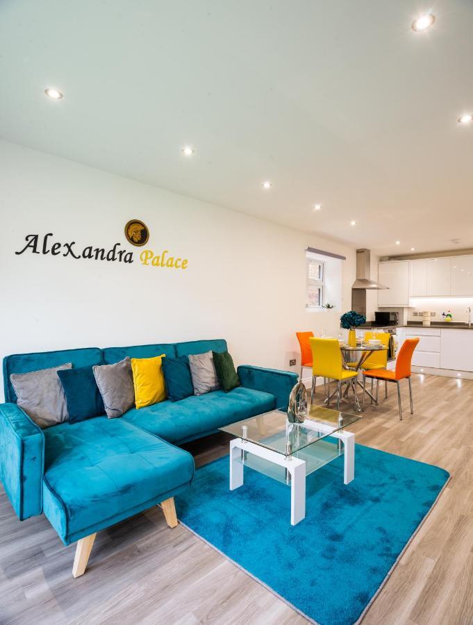The 'Pinky' - Beautiful 1 Bed Apartment In Hatfield - Free Parking - Near Uni & Business Park - Big Savings On Long Stays Dış mekan fotoğraf