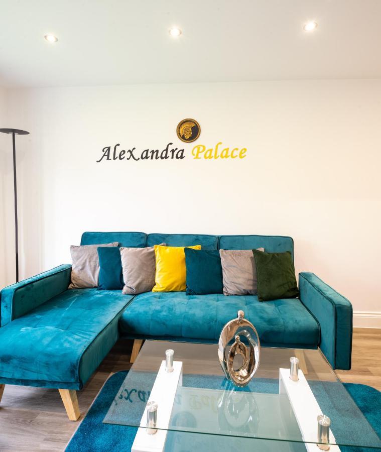 The 'Pinky' - Beautiful 1 Bed Apartment In Hatfield - Free Parking - Near Uni & Business Park - Big Savings On Long Stays Dış mekan fotoğraf