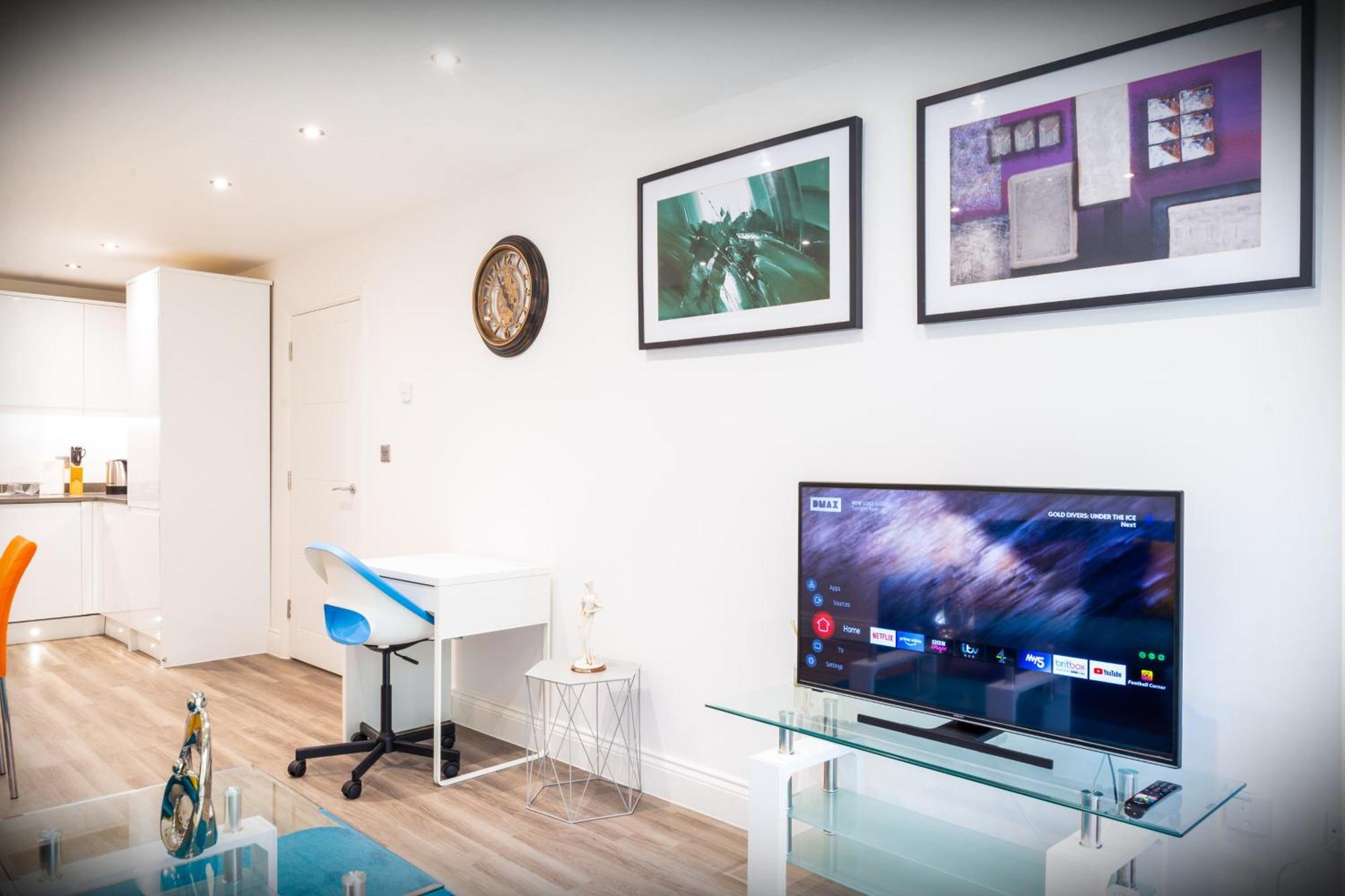 The 'Pinky' - Beautiful 1 Bed Apartment In Hatfield - Free Parking - Near Uni & Business Park - Big Savings On Long Stays Dış mekan fotoğraf